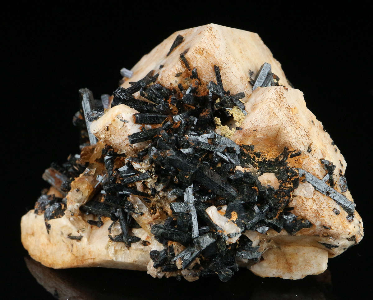 Small Cabinet Quartz, Aegirine & Orthoclase, Mount Malosa, Zomba, Southern Region, Malawi