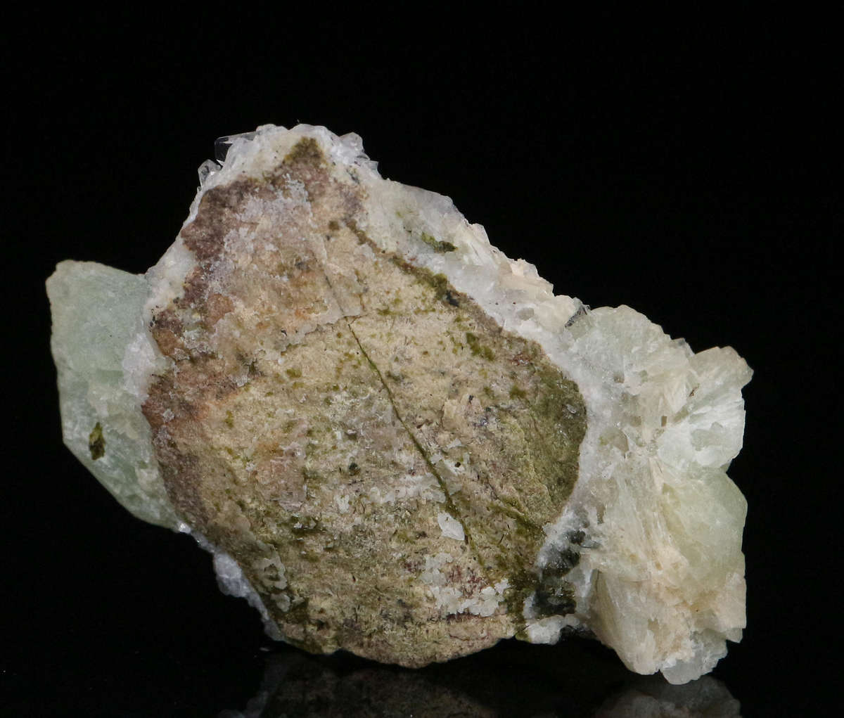 Babingtonite, Prehnite on Quartz, Gobobosebberge Mnt, Namibia