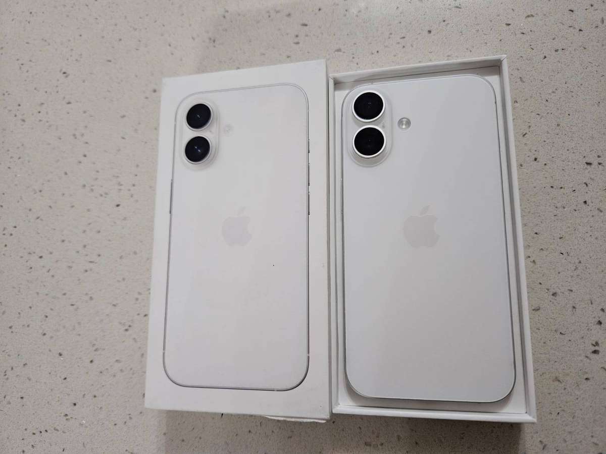 Apple iPhone 16 128GB White