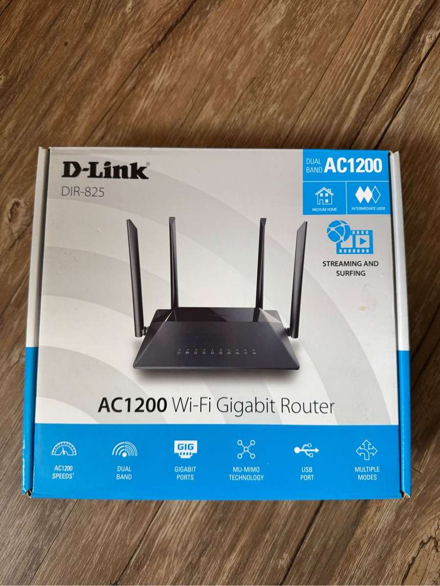 New D-Link DIR-825 AC1200 WiFi Gigabit Router