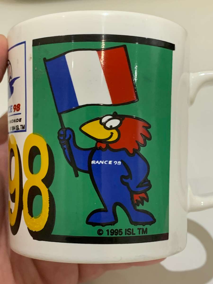 1998 FIFA Football WorldCup France - Souvenir Merchandise  Footix Mascot  Mug & Vinyl Fig Keychain
