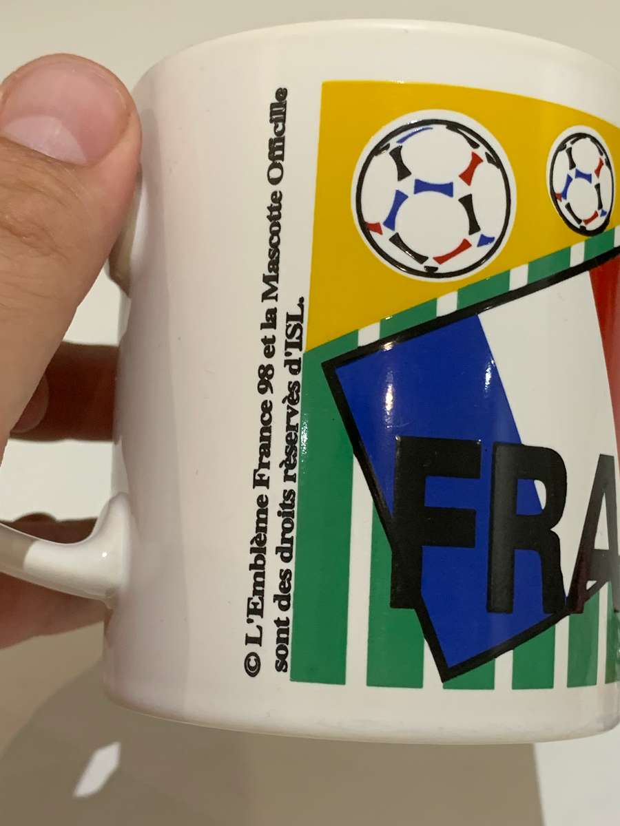 1998 FIFA Football WorldCup France - Souvenir Merchandise  Footix Mascot  Mug & Vinyl Fig Keychain
