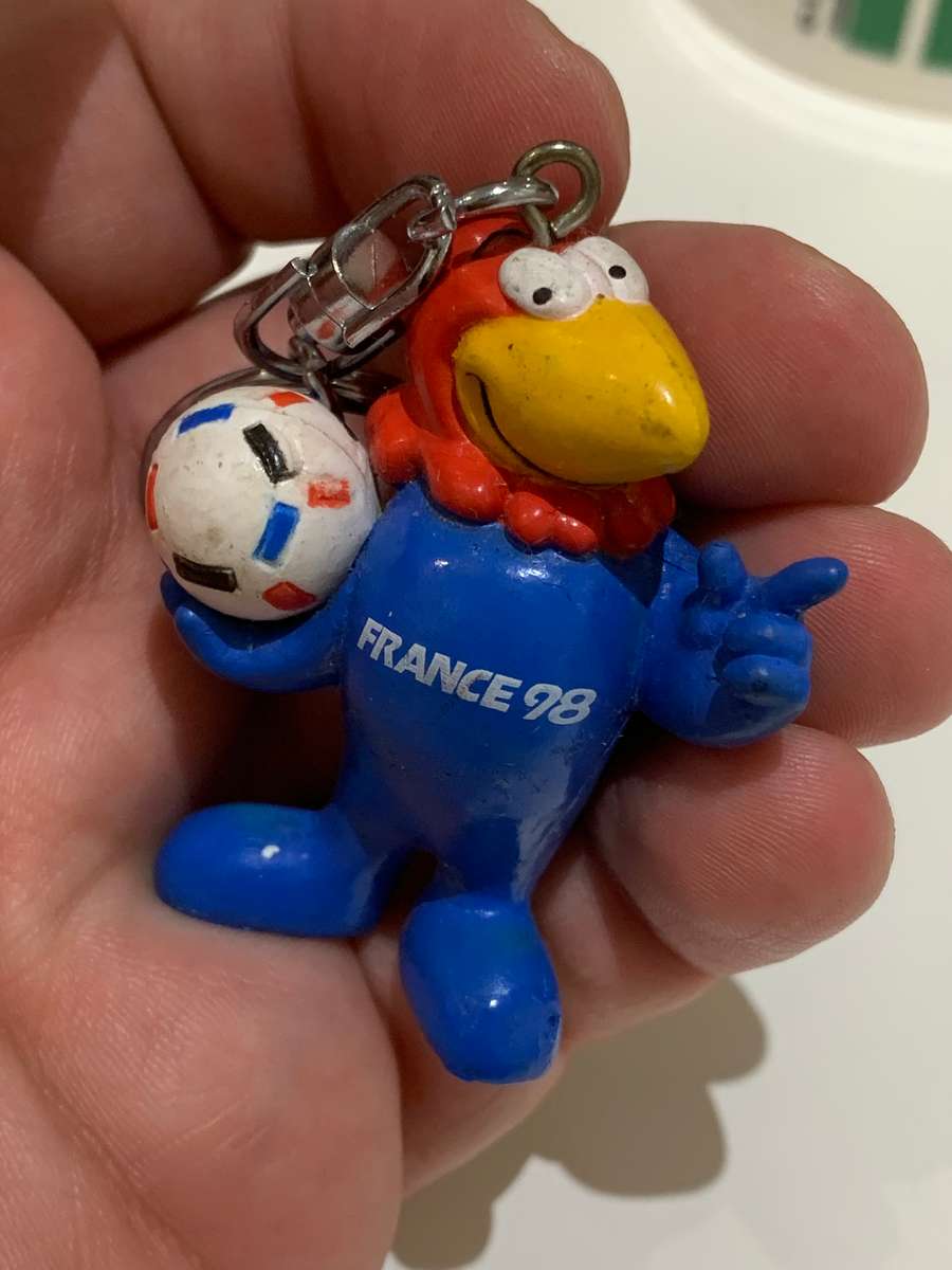 1998 FIFA Football WorldCup France - Souvenir Merchandise  Footix Mascot  Mug & Vinyl Fig Keychain