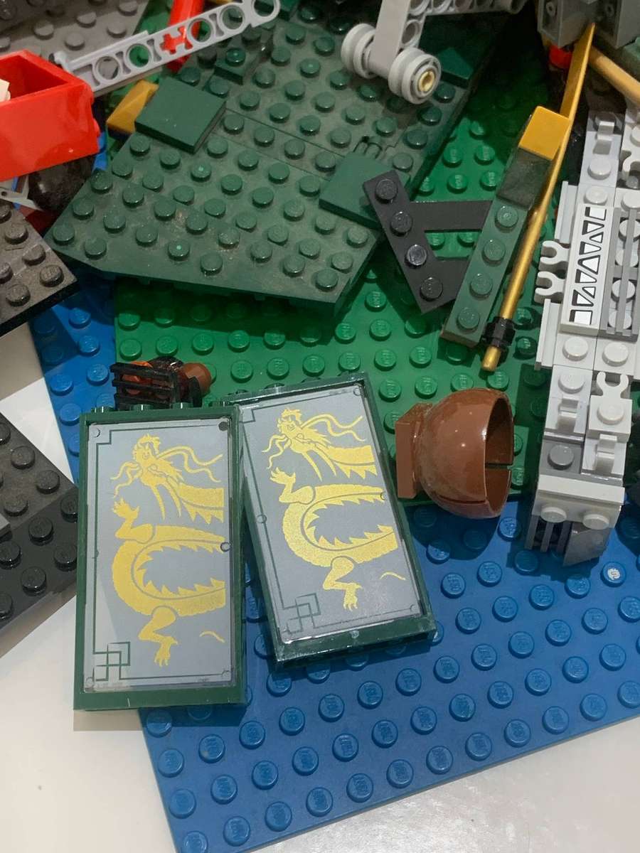Lot Of Original LEGO - Could Be Ninjago Stuff + 2 Bases - Assess From Pics