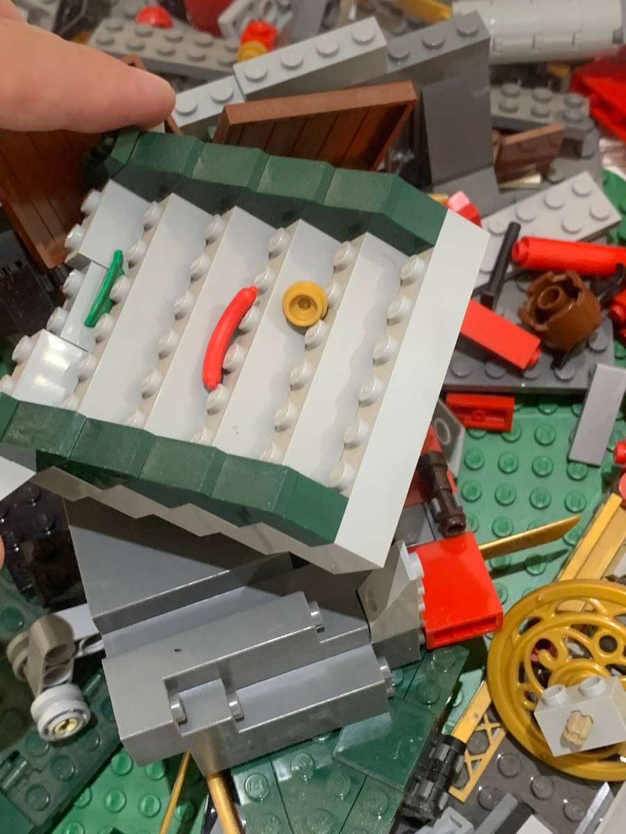 Lot Of Original LEGO - Could Be Ninjago Stuff + 2 Bases - Assess From Pics