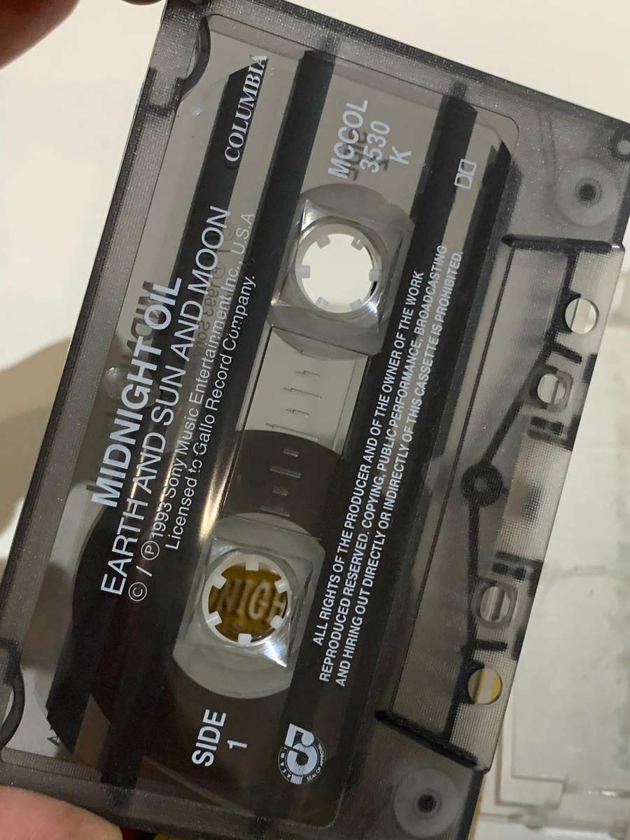 Cassette Tape - Midnight Oil . Earth And Sun And Moon - Not Tested / Sold As Is / See Pics (J/E)