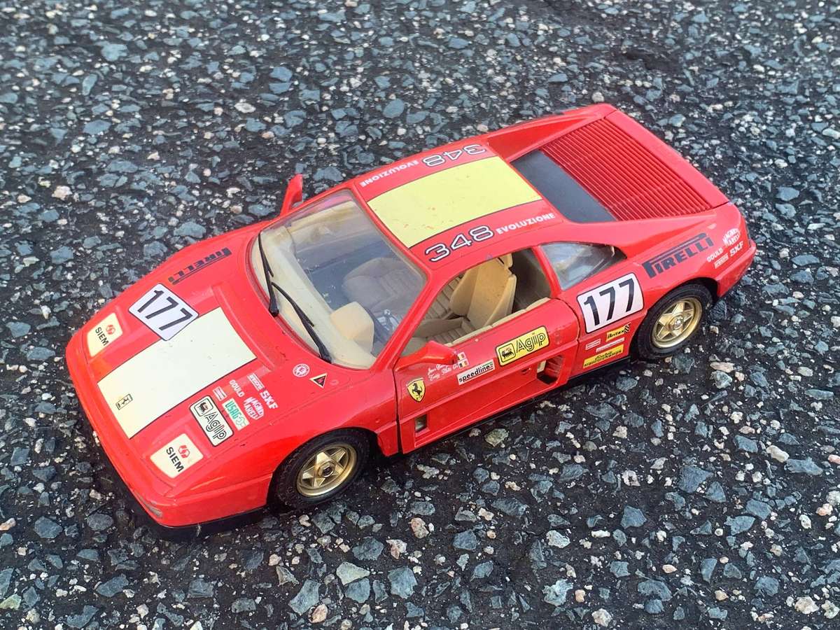 Vintage Bburago Scaled Model Vehicle 1:24 Ferarri 348 . Great Condition