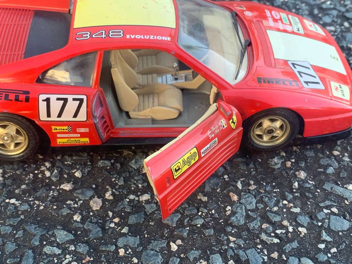 Vintage Bburago Scaled Model Vehicle 1:24 Ferarri 348 . Great Condition