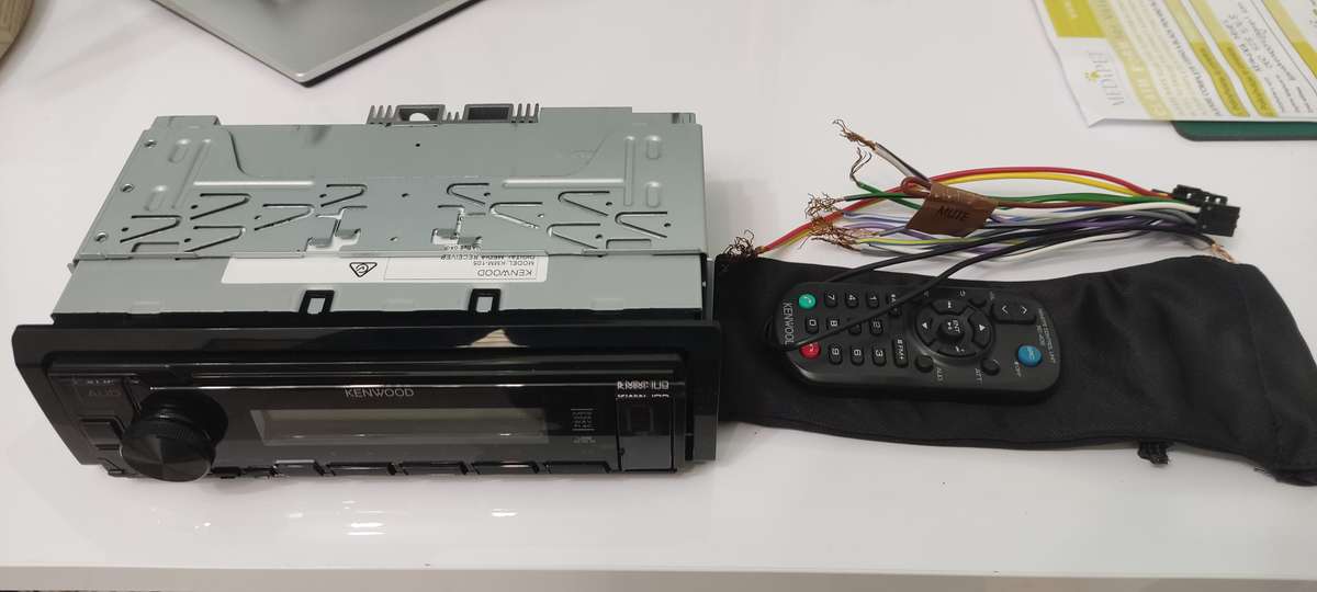 Kenwood KMM-105 USB/AUX Single Din Media Player