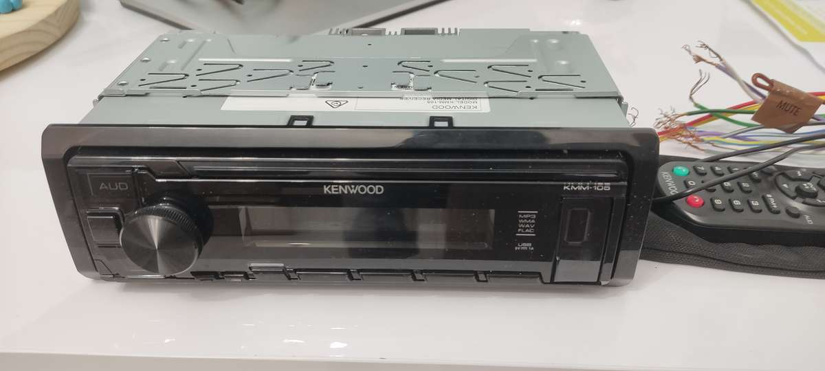 Kenwood KMM-105 USB/AUX Single Din Media Player