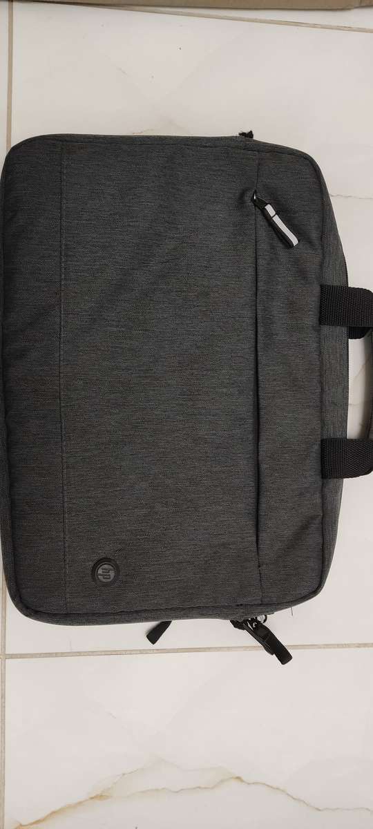 2x Laptop Bags (HP & Kingsons)