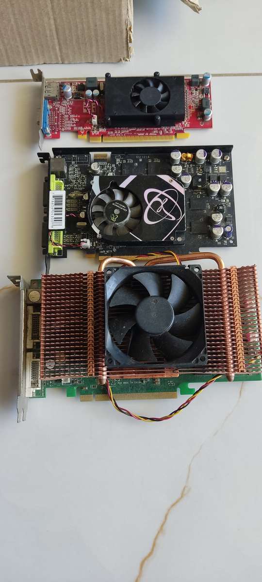 3x Old Computer Graphics cards (1 bid for all)