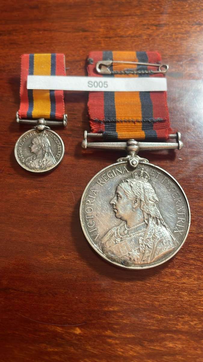 a Queen South Africa Medal QSA - Lieutenant AE Payne-Rand Rifles Mine Division Miniture + Research