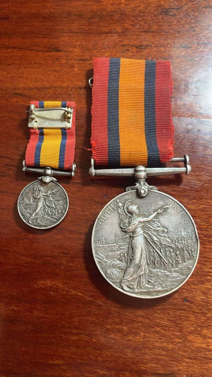 a Queen South Africa Medal QSA - Lieutenant AE Payne-Rand Rifles Mine Division Miniture + Research