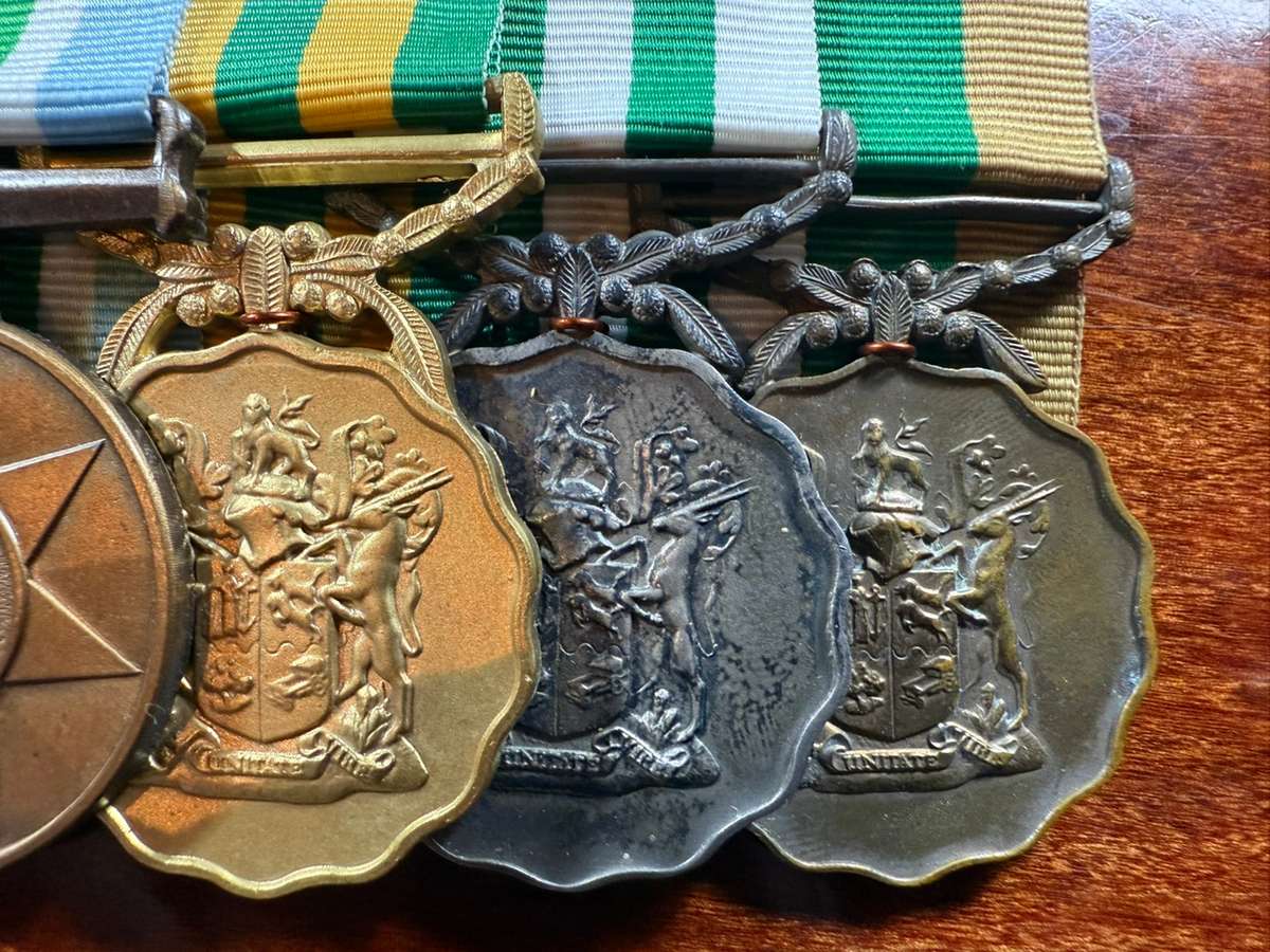SADF Border War 7 medal group - full size + miniatures - South African Defence Force Good Service Me