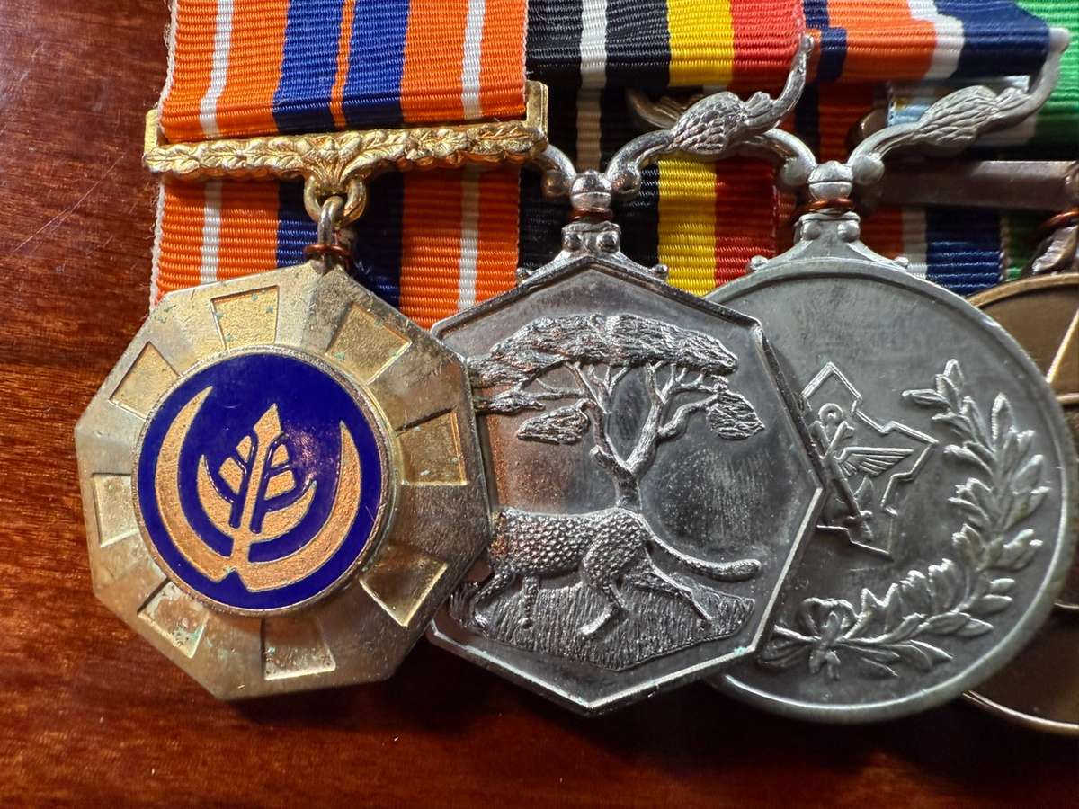 SADF Border War 7 medal group - full size + miniatures - South African Defence Force Good Service Me