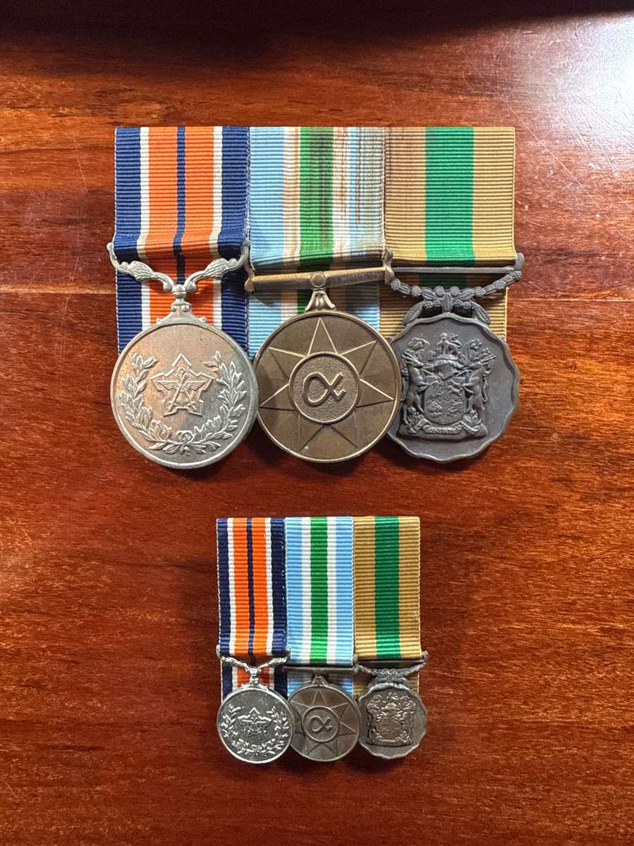 SADF Border War 3 medal group - full size + miniatures - South African Defence Force Good Service Me