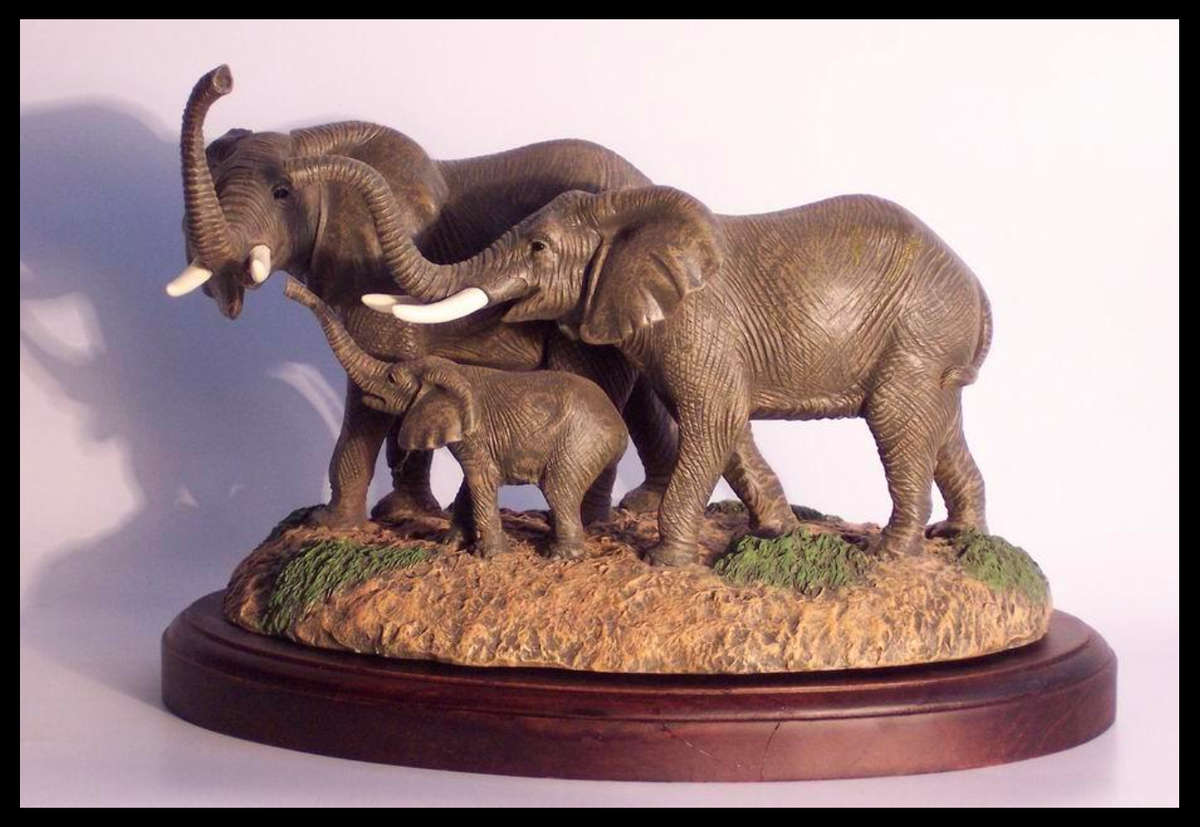 LC021 ELEPHANT FAMILY ORNAMENT