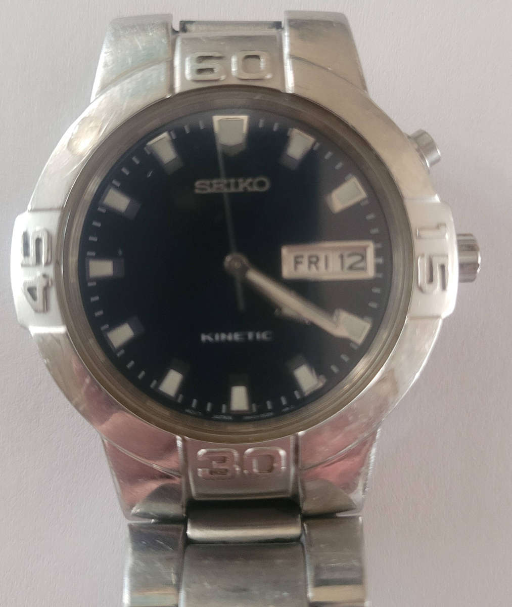 SEIKO VINTAGE 5M43-OE90 MEN'S SPORTS WATCH IN A VERY GOOD WORKING CONDITION, AND TIME KEEPING-BLACK