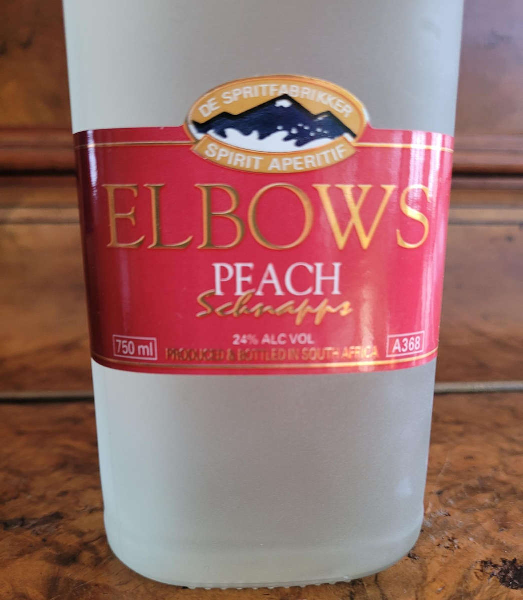 COLLECTABLE, DISPLAY BOXED, ELBOW PEACH SCHNAPPS AND 4 ENGRAVED GLASSES FOR YOUR PUB