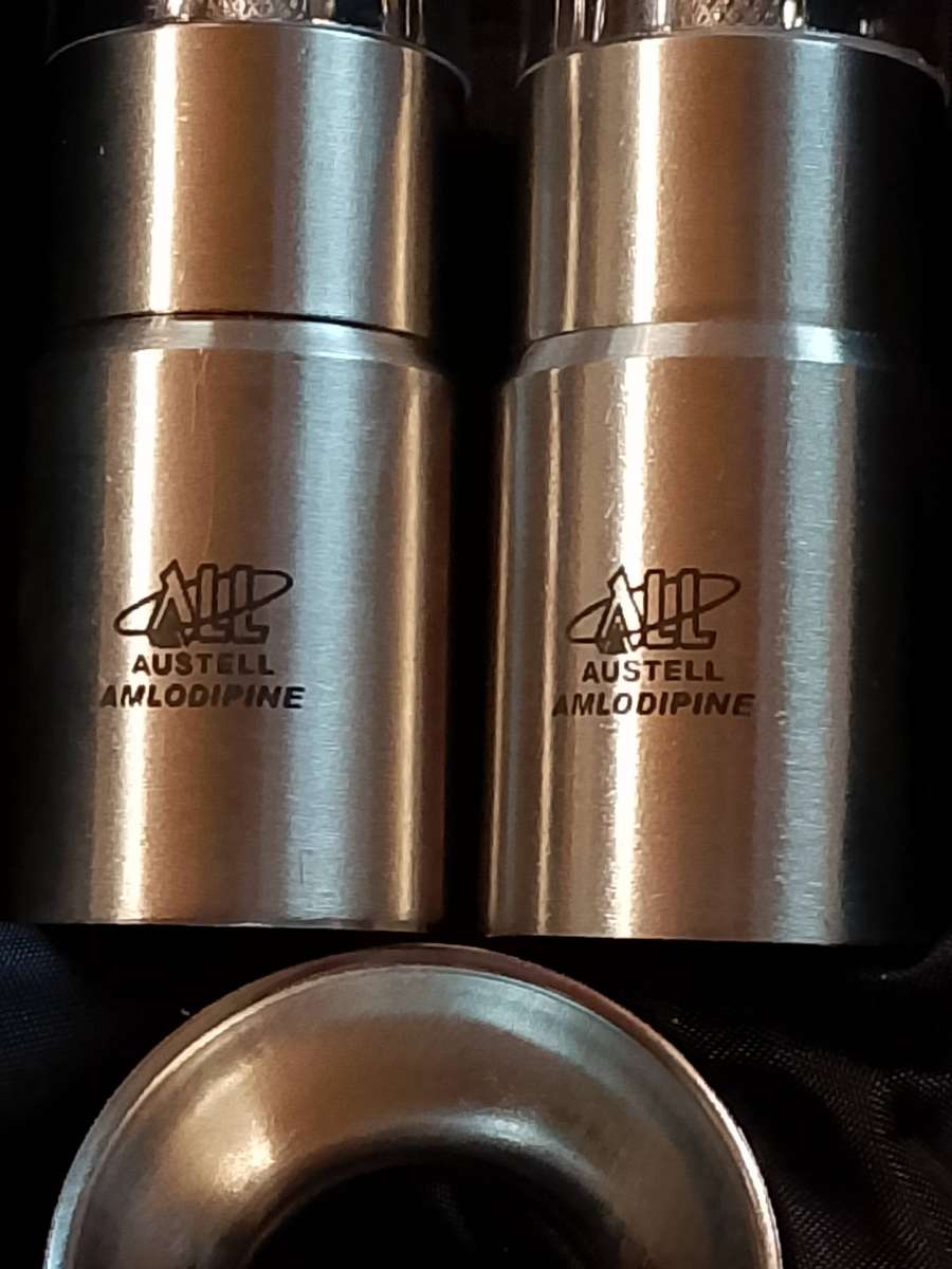 Salt and pepper grinders