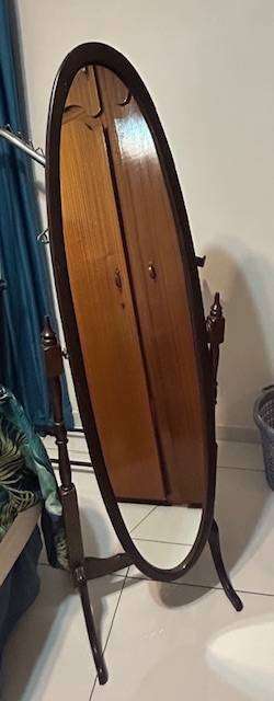 SOLID WOOD "FREE-STANDING" TILTING OVAL CHEVAL MIRROR IN GREAT CONDITION