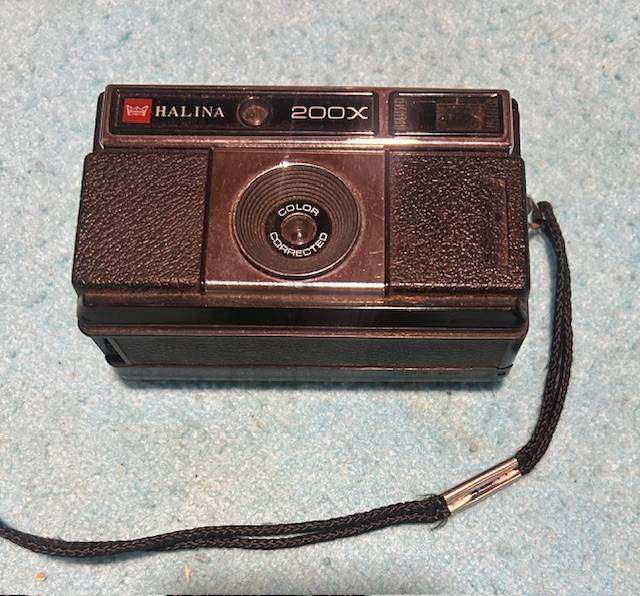 Halina 200x vintage camera