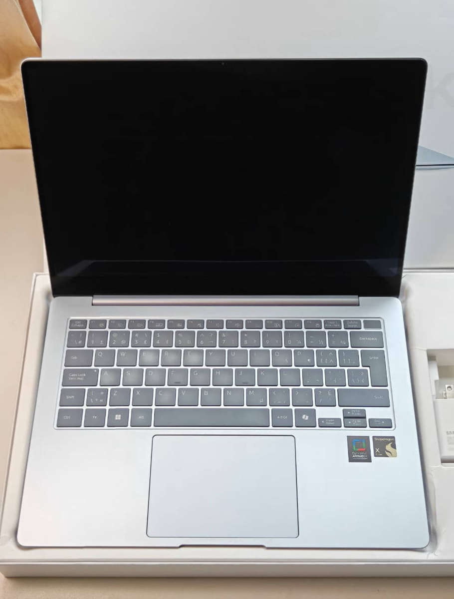 SAMSUNG GALAXY BOOK 4 EDGE 14 512GB (SALE)