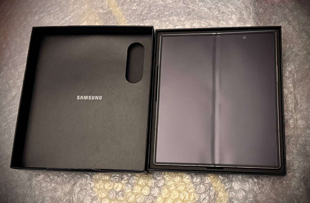 Galaxy Z Fold 6 256GB (Discounted!)