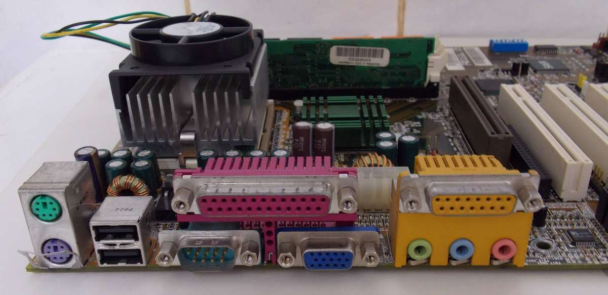 Abit SA6R RAID Intel Pentium III 866Mhz 128MB RAM (2002)