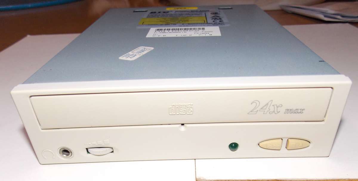 BTC BCD 24XM IDE CD-ROM Drive 24x (1998)