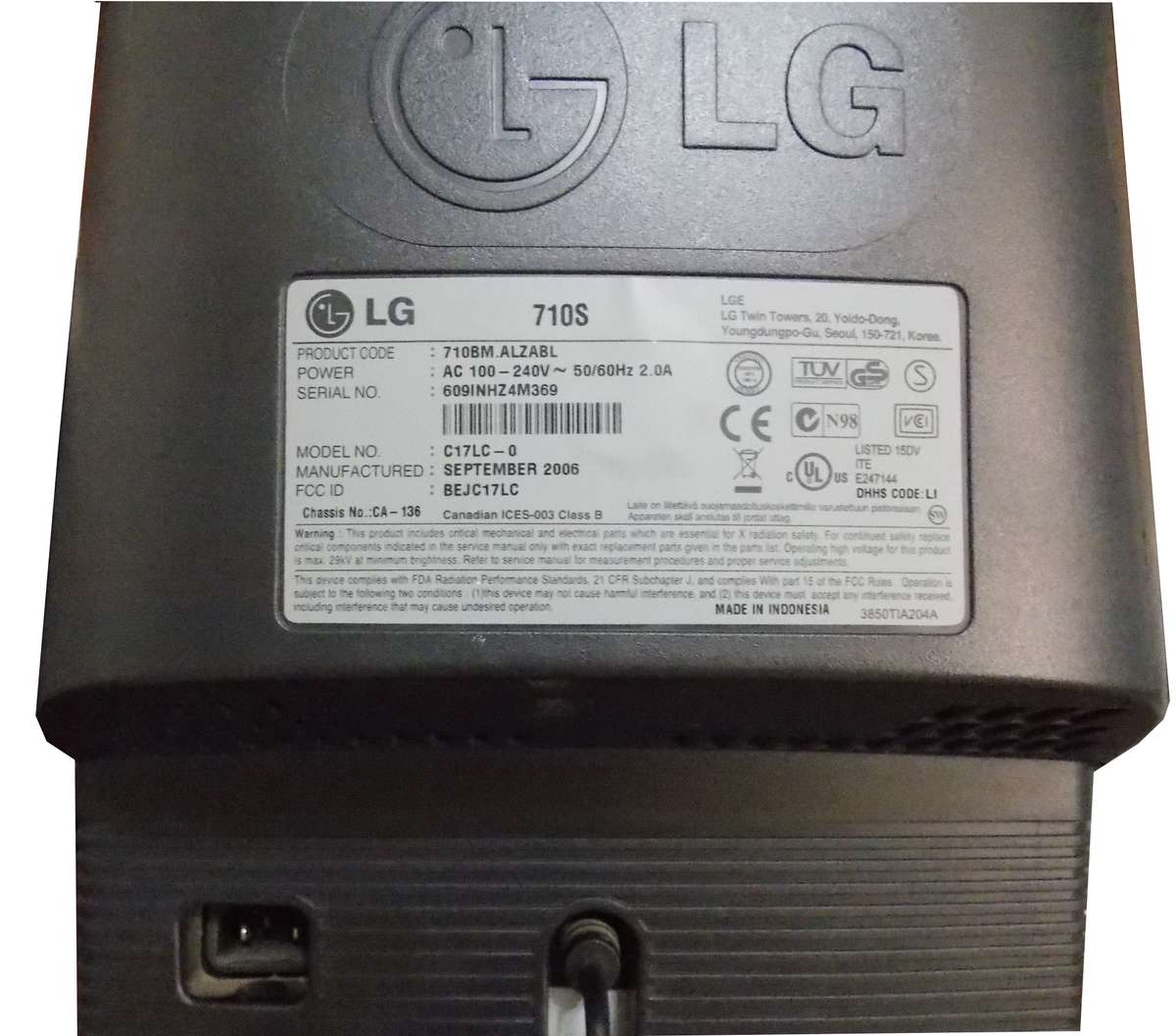 LG 710S CRT Flat Panel 17 Inch VGA Monitor (2006)