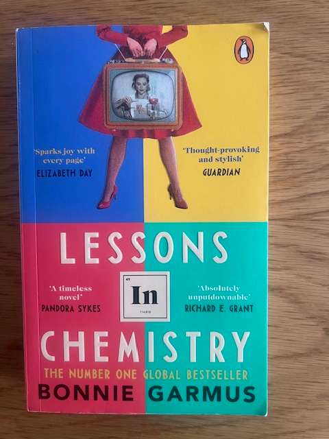 Book: Bonnie Garmus. Lessons in Chemistry