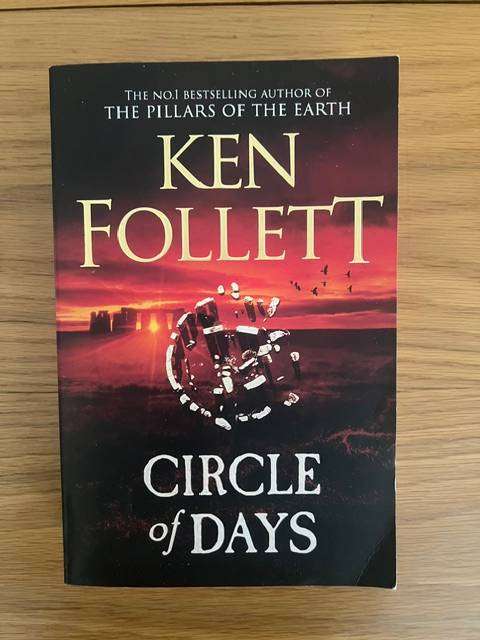 Book: Ken Follett. Circle of Days