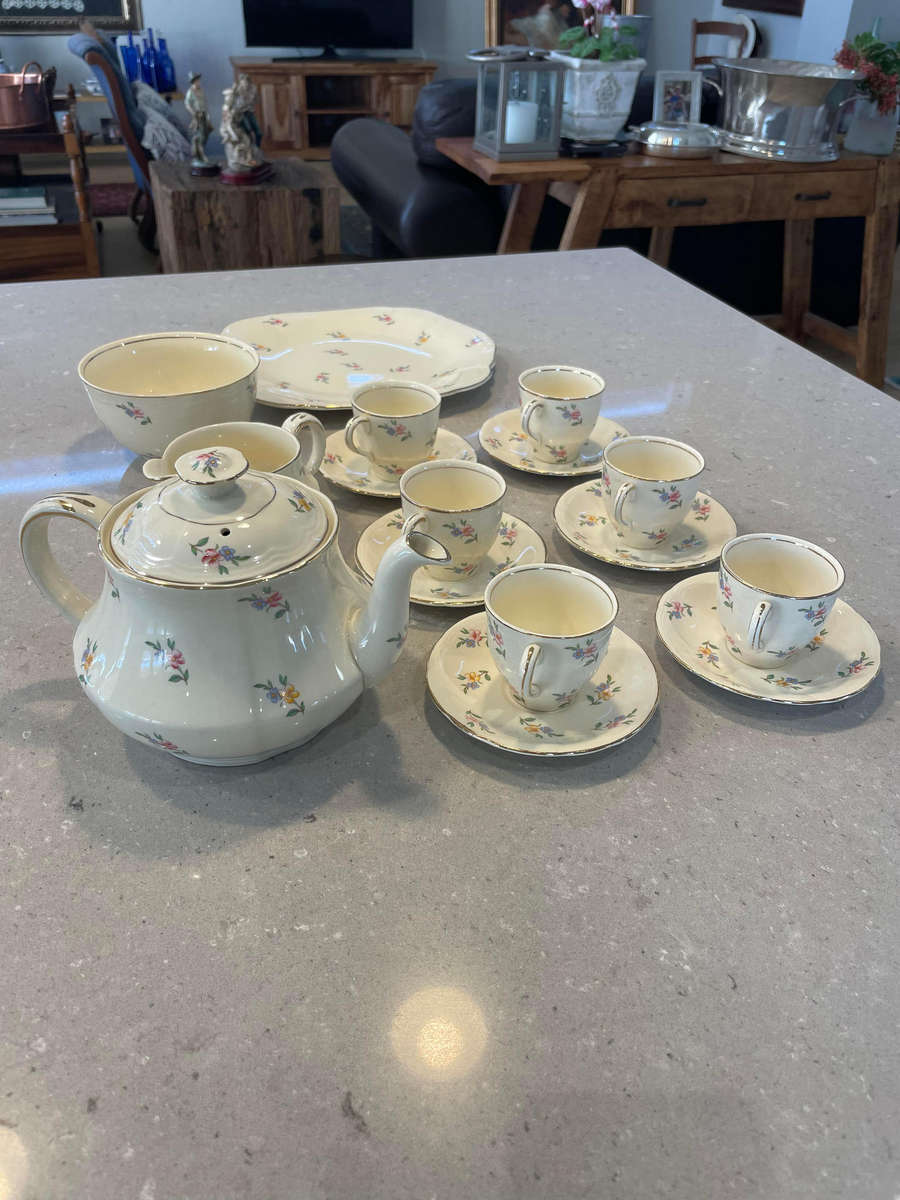 Alfred Meakin Marigold Astoria Shape/Scalloped "Rare/Delicate Complete Post War 1945 - Tea Set.