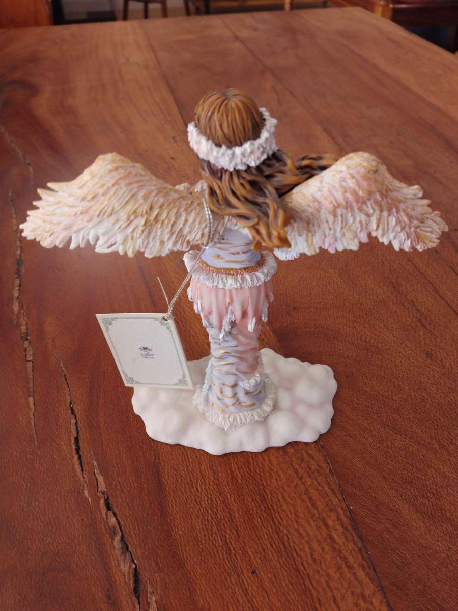 Rare Ltd Ed Figurine - Winter Blessings Angel Whispers by Christine Haworth - Leonardo Collection.