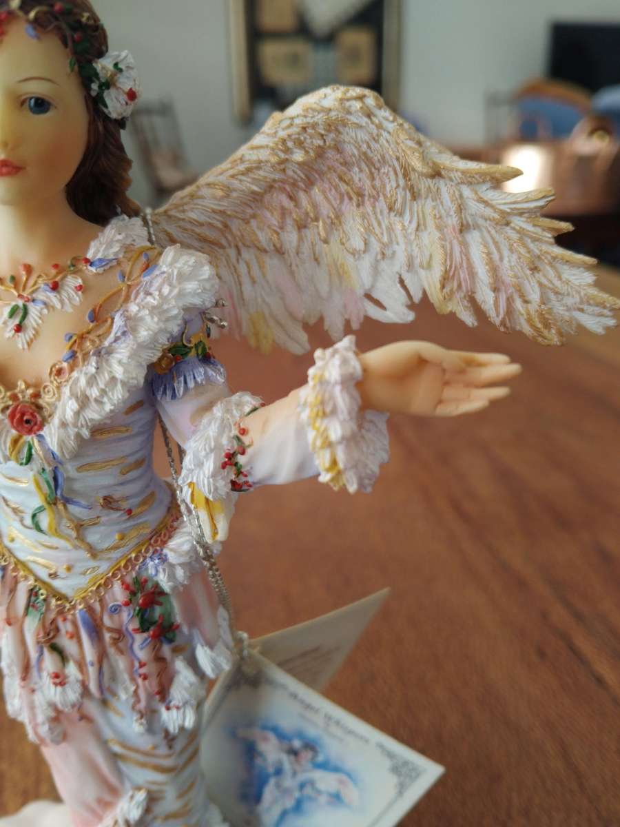 Rare Ltd Ed Figurine - Winter Blessings Angel Whispers by Christine Haworth - Leonardo Collection.