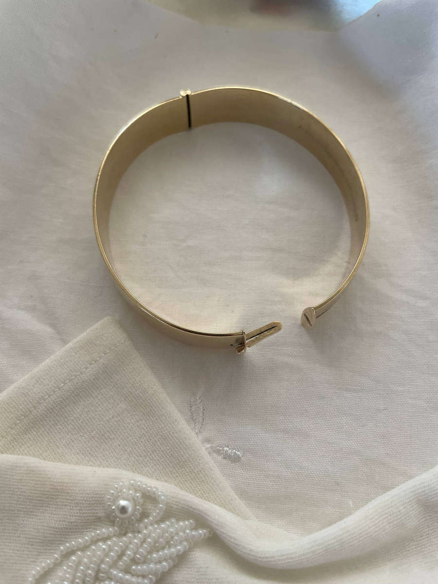 Vintage L.W.&G 9ct Gold Bronze Core "Lagarmic" Engraved Hinged Bangle. Important to see description.