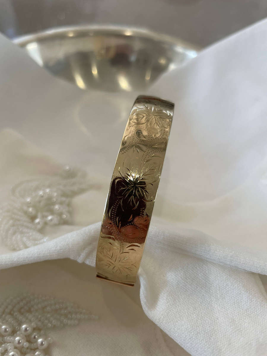 Vintage L.W.&G 9ct Gold Bronze Core "Lagarmic" Engraved Hinged Bangle. Important to see description.