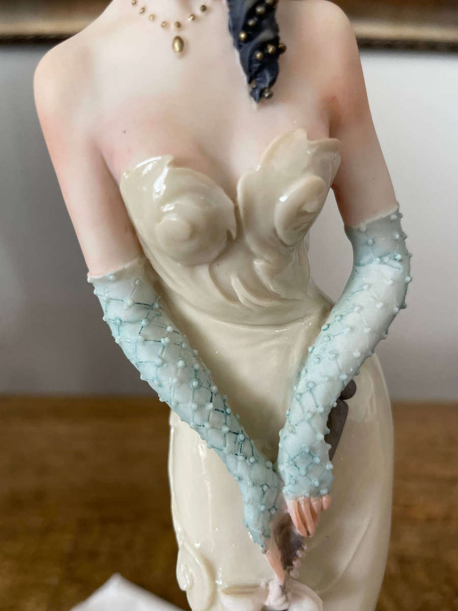 Vintage A Belcari Porcelain Figurine - Italian Lady/ Dear Collection 1988 with original certificate!