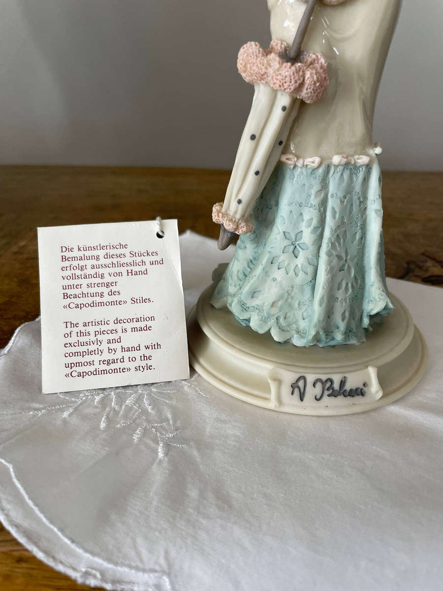 Vintage A Belcari Porcelain Figurine - Italian Lady/ Dear Collection 1988 with original certificate!