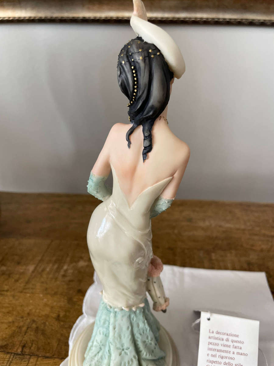 Vintage A Belcari Porcelain Figurine - Italian Lady/ Dear Collection 1988 with original certificate!