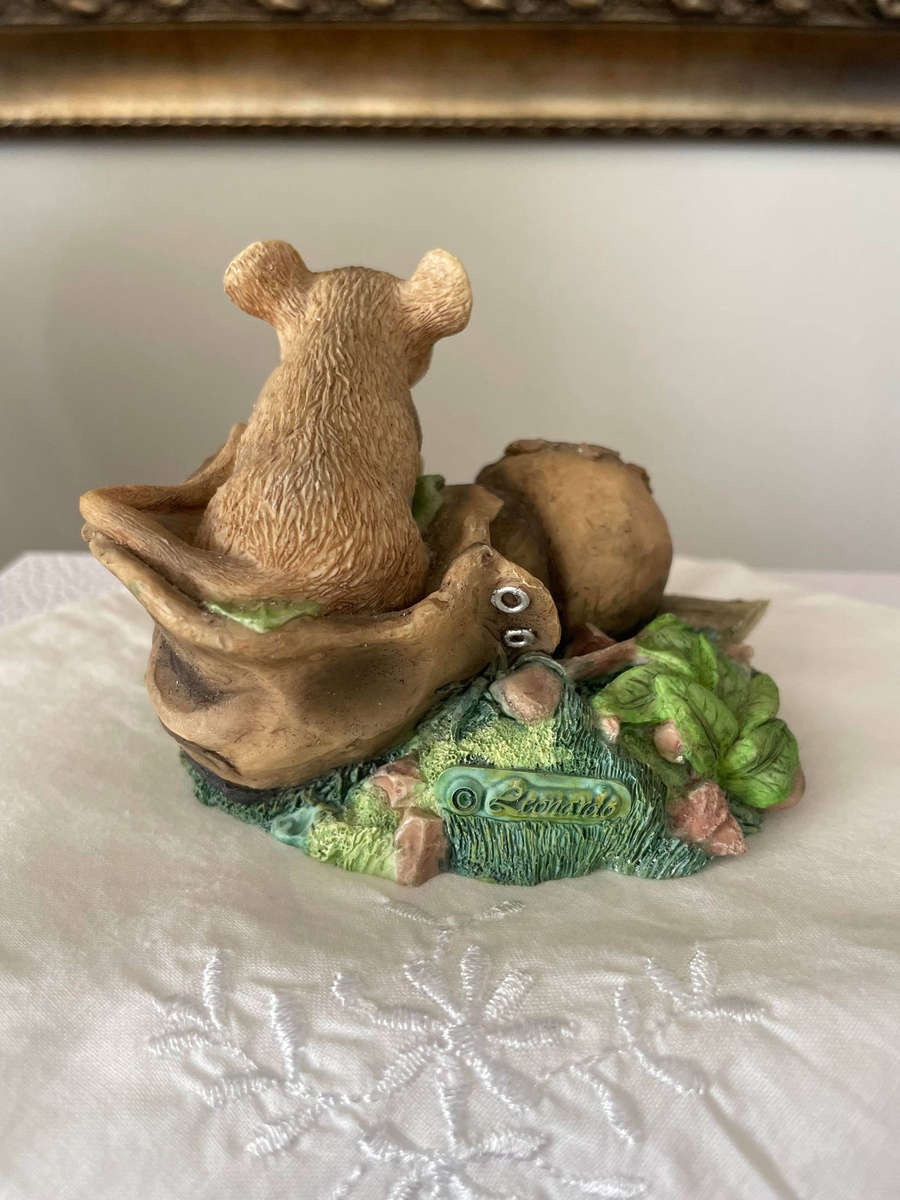 The Leonardo Collection, signed - Nature Studies - Fieldmouse on old boot. Original box included!