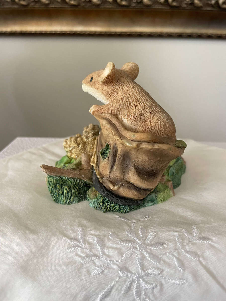 The Leonardo Collection, signed - Nature Studies - Fieldmouse on old boot. Original box included!