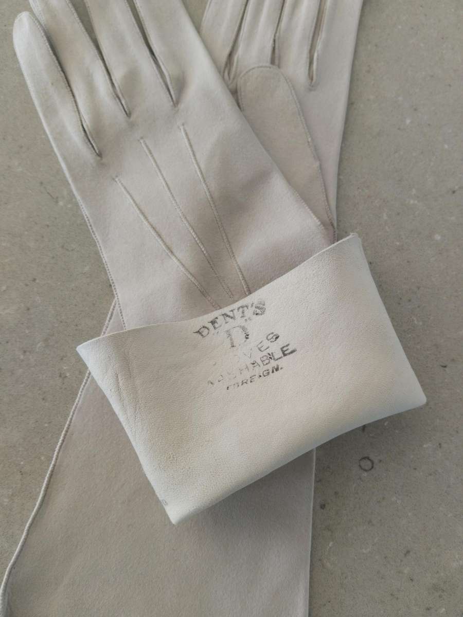 VINTAGE - Opera Length DENT'S D leather gloves foreign "Made in France"