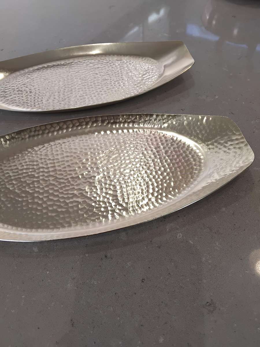 "Vintage" solid brass hammered surface snack/bread serving plates from the 1950s - 1960s.