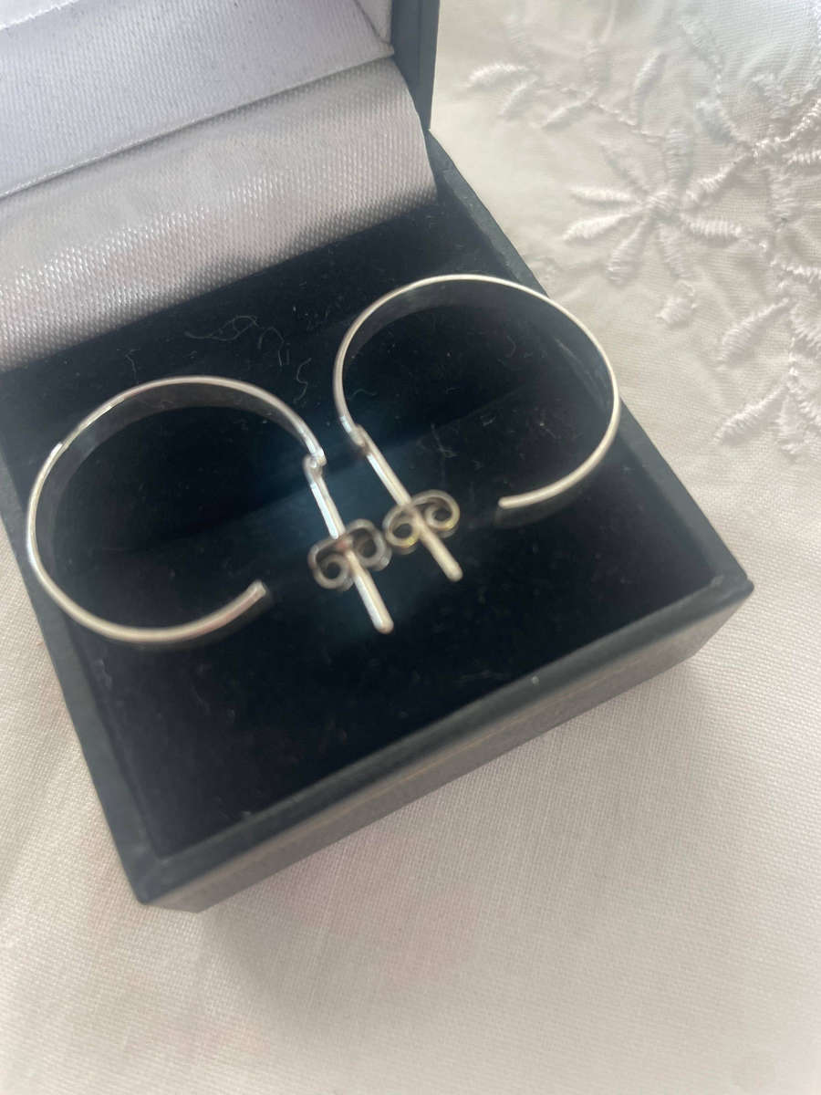 Lovely Sterling Silver 925 hoop earrings.