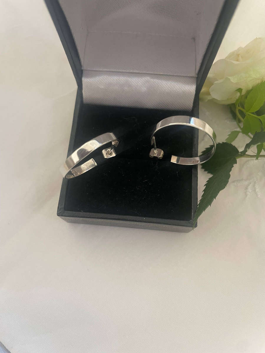 Lovely Sterling Silver 925 hoop earrings.