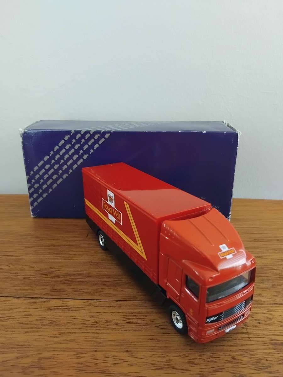 Corgi 1:64 Die-Cast Royal Mail Millennium Collection ERF SWB Lorry