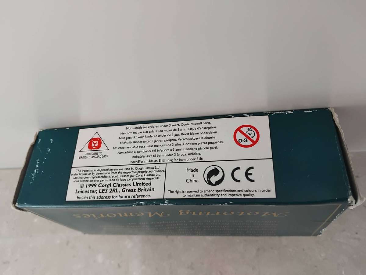 Corgi 1:43 Die Cast "Motoring Memories" Great Western Railway Delivery Van (61218)